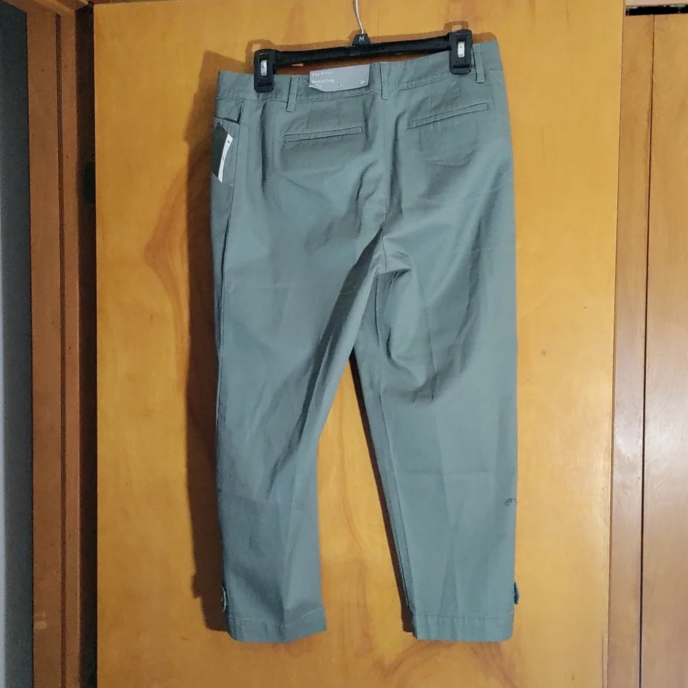 ✨ 🆕 Talbots women's size 6P green crop pants - Picture 2 of 4
